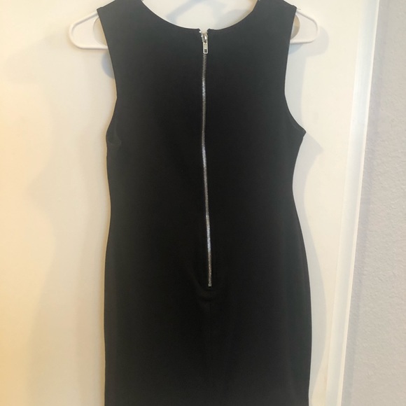 Black dress - Picture 1 of 3